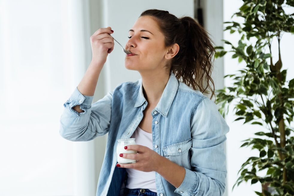 Redno uživanje jogurta izboljša delovanje črevesja